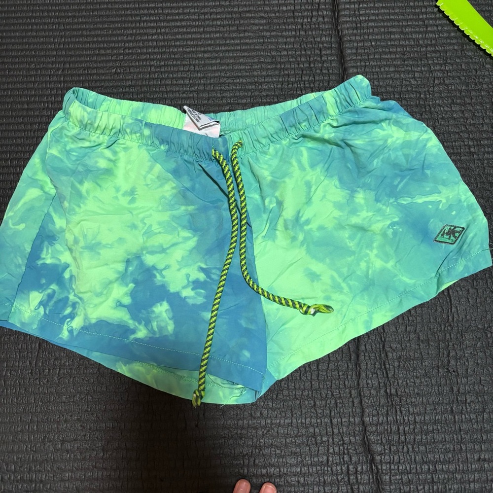 Quick dry tie dye Gotcha by Icons of Culture short